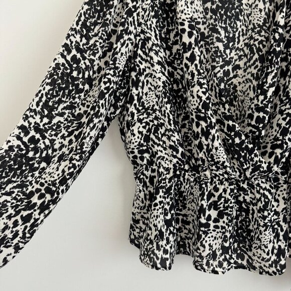 Nine Britton Women Faux Wrap Elastic Tie Waist Animal Print Blouse Size LP - Picture 8 of 11